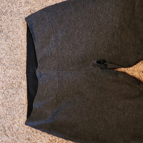 Liz Claiborne Weekend Pants - Picture 3 of 6